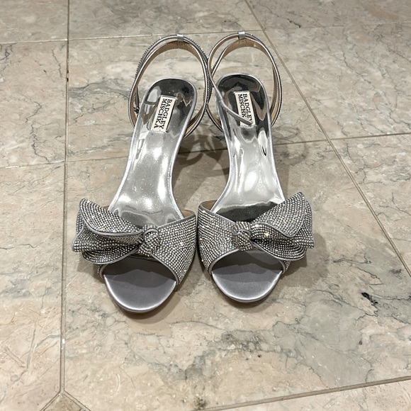 Beautiful remi-statement kitten heel - Picture 1 of 1